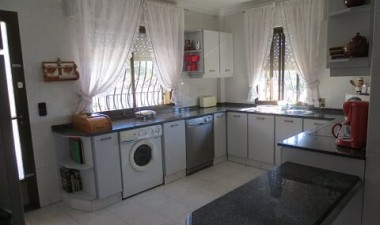 Resale - Villa - Salinas - Inland