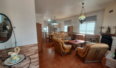 Resale - Villa - cuevas de marin - Inland