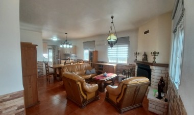 Resale - Villa - cuevas de marin - Inland