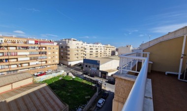 Odsprzedaż - Mieszkanie w bloku - Torrevieja - El Molino