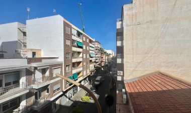 Resale - Apartment / flat - Torrevieja - Centro