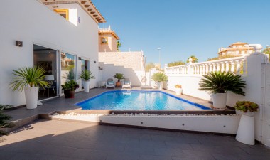 Resale - Villa - Orihuela Costa - La Zenia