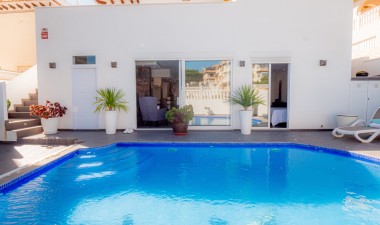 Resale - Villa - Orihuela Costa - La Zenia