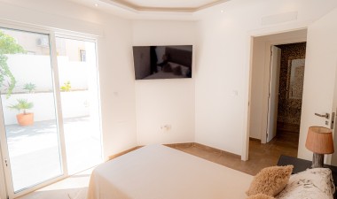 Resale - Villa - Orihuela Costa - La Zenia