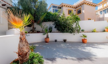 Resale - Villa - Orihuela Costa - La Zenia