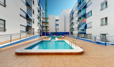 Resale - Apartment / flat - Torrevieja - Playa de los Locos