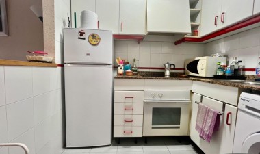 Resale - Apartment / flat - Torrevieja - Playa de los Locos