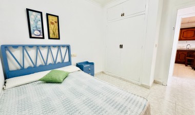 Resale - Apartment / flat - Torrevieja - Playa de los Locos