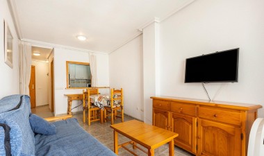 Resale - Apartment / flat - Torrevieja - La Mata Pueblo