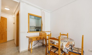 Resale - Apartment / flat - Torrevieja - La Mata Pueblo