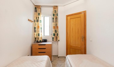 Resale - Apartment / flat - Torrevieja - La Mata Pueblo