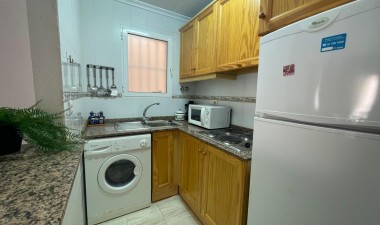 Resale - Apartment / flat - Torrevieja - Estacion De Autobuses