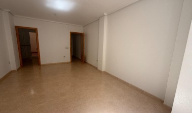 Resale - Apartment / flat - Torrevieja - Centro